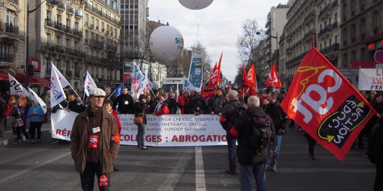 Madame Borne appelle les syndicats à la responsabilité