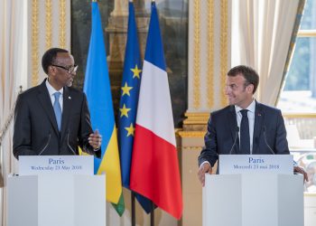 Macron veut rallier les Africains à sa cause